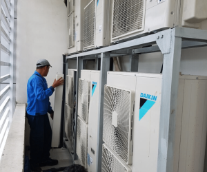 pasang ac daikin kantor