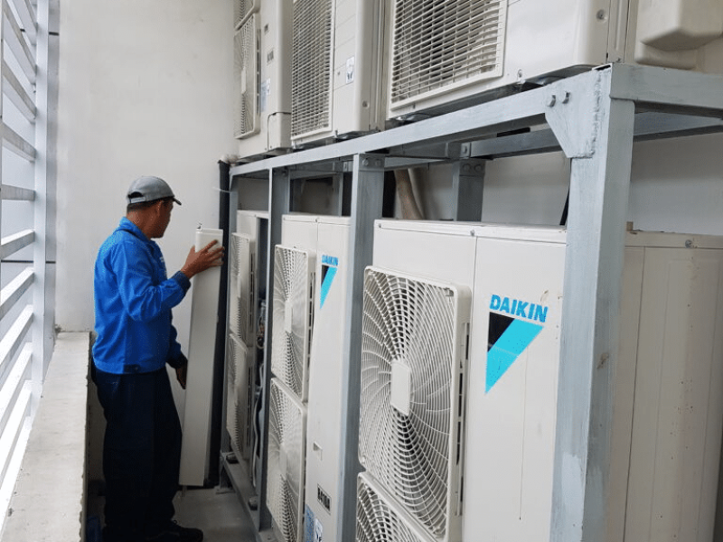 pasang ac daikin kantor